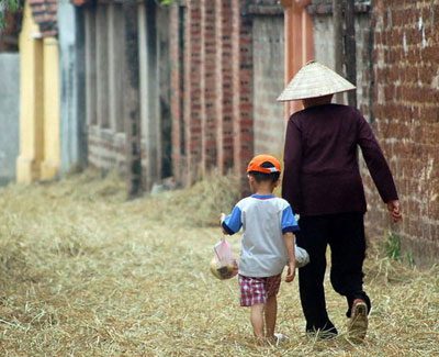 Văn mẫu lớp 12: Phân tích bài thơ Đò Lèn của Nguyễn Duy